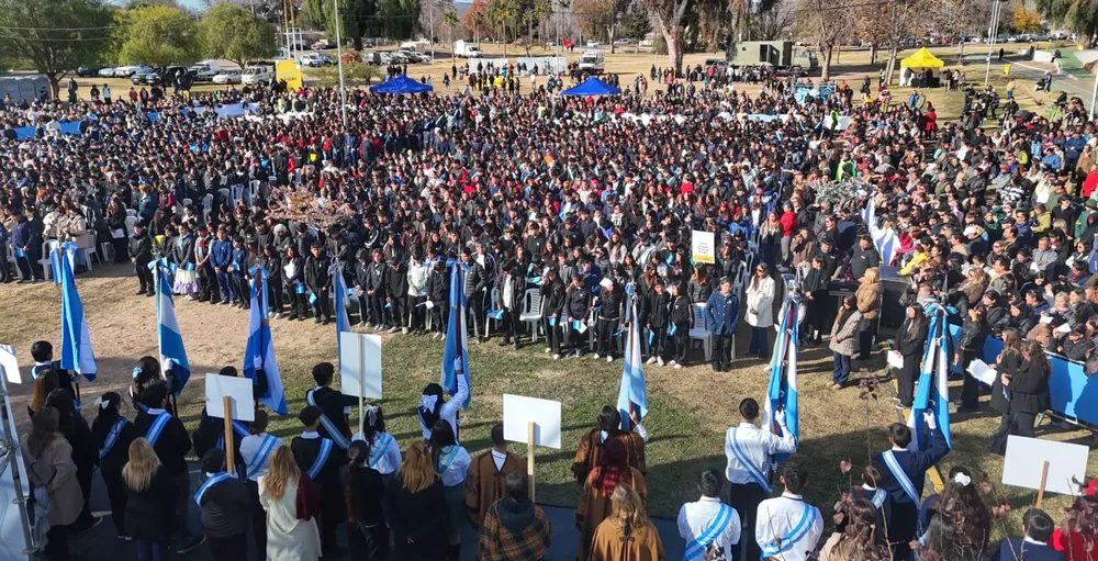Luján de Cuyo realizó la Promesa a la Bandera más grande de la provincia