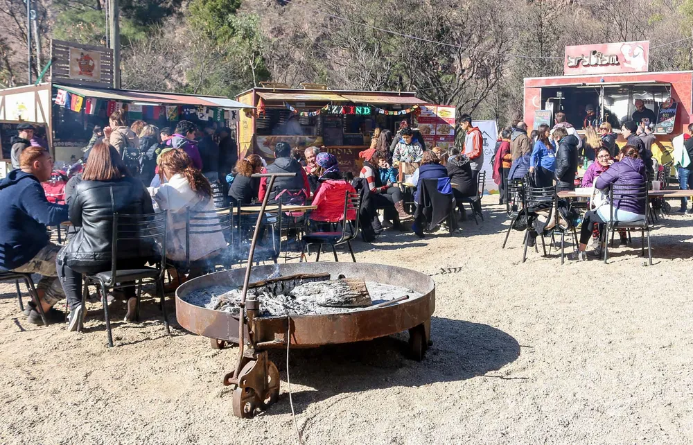 Patio Gastronómico en el Bosque de Cacheuta