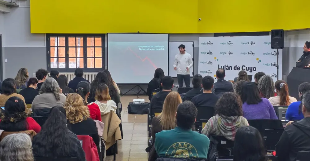 Más de 100 emprendedores y comerciantes participaron de una capacitación para potenciar sus negocios en Luján de Cuyo